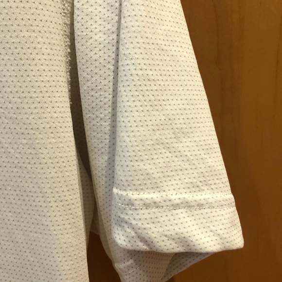 Lululemon workout shirt - Picture 2 of 4